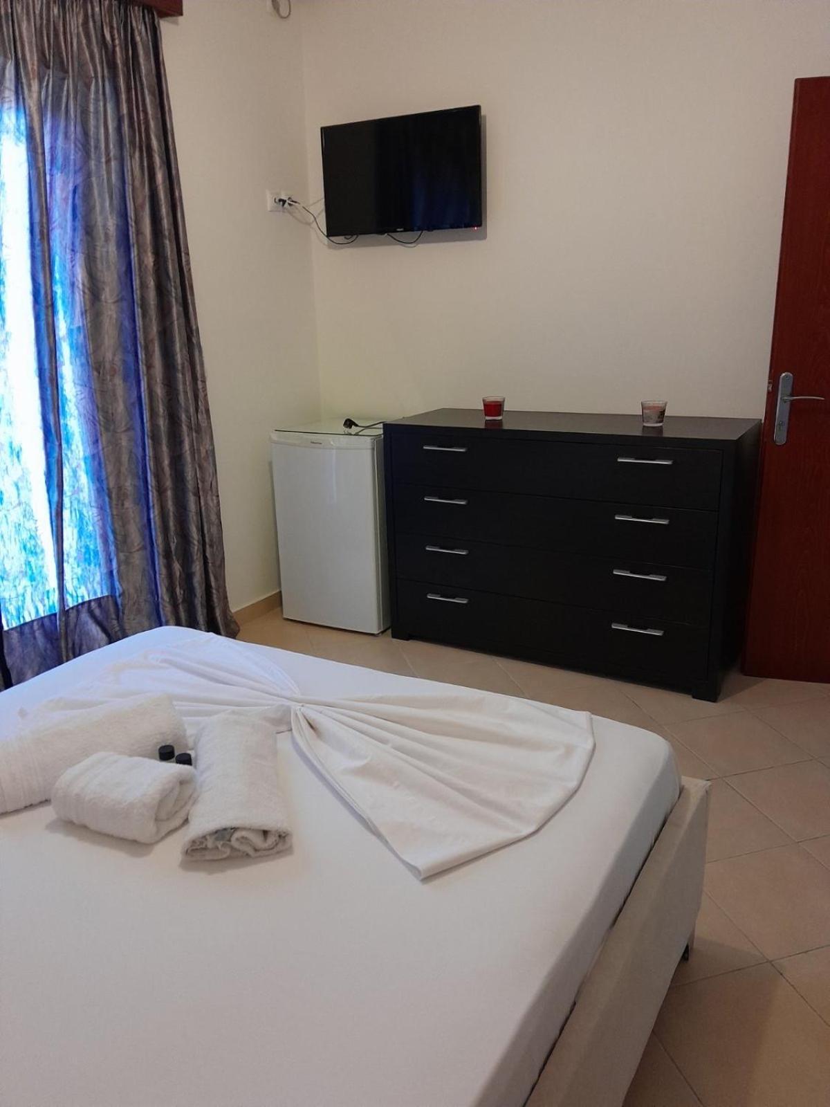 Vila Flamuri Sarandë エクステリア 写真
